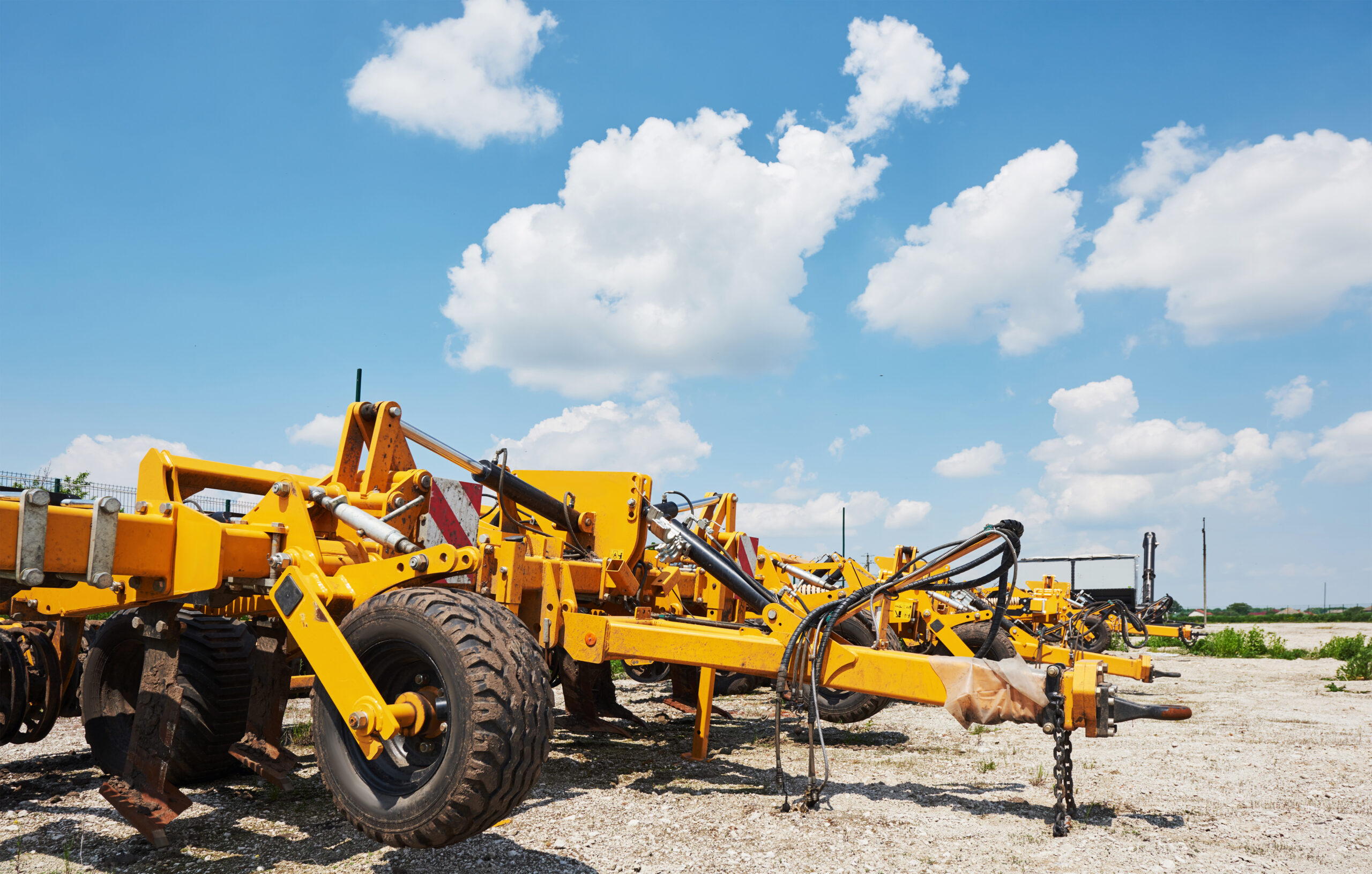 construction cost-saving tips using equipment rentals